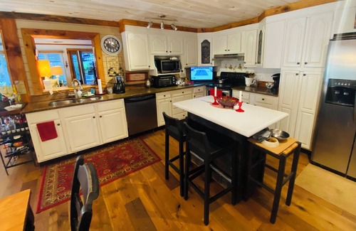 Cumming Casa | Charming 4-bedroom Lake House in Cumming, GA on Lake Lanier