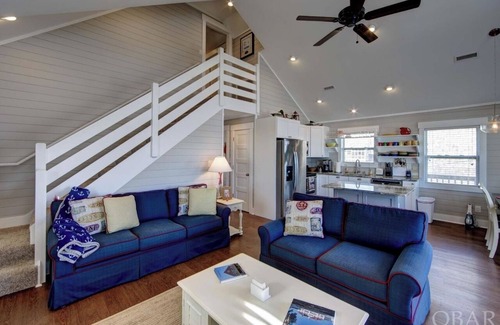 Buxton Cabaña | Charming 4-bedroom oceanfront cottage with AC and WiFi in Buxton.