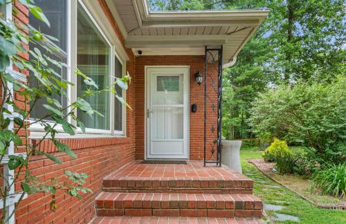 High Point Casa | Charming 4-Bedroom Retreat House