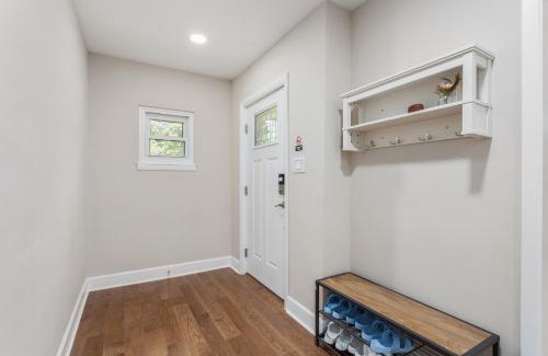 High Point Casa | Charming 4-Bedroom Retreat House
