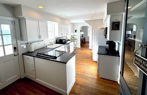 Glen Allen Otro | Charming 4-bedroom Stonehouse
