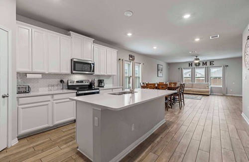 Schertz Casa | Charming 4-bedroom spacious house near I-35 in lovely Selma/Schertz San Antonio