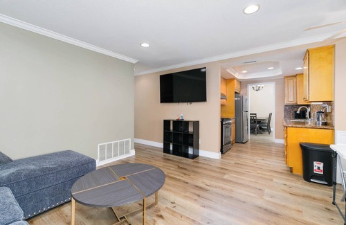 Chino Hills Casa | Charming 4-bedroom house in Pleasant Chino Hills with WiFi, AC