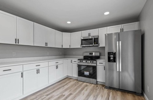 Lawrence Casa | Charming 4-bedroom house with WiFi in lovely Indianapolis