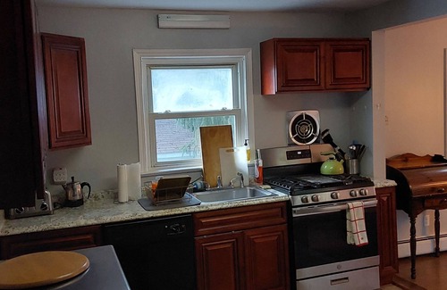 Pearl River Casa | Charming 4-bedroom house with AC and WiFi 30 minute drive to New York City