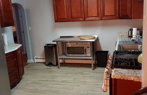 Pearl River Casa | Charming 4-bedroom house with AC and WiFi 30 minute drive to New York City