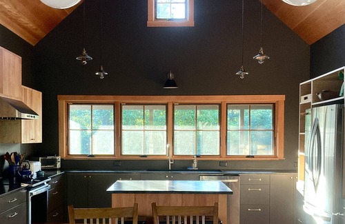 Vineyard Haven Casa | Charming 4-bedroom house in enchanting West Tisbury near Lambert’s Cove