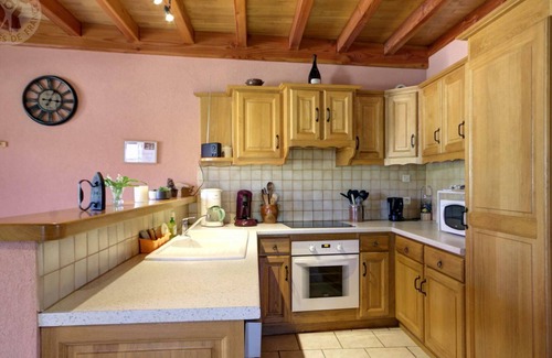 Saint-Romain-d'Urfe Cabaña | Casa Rural con Chimenea, WiFi & Jardín en Saint-Romain-d'Urfé