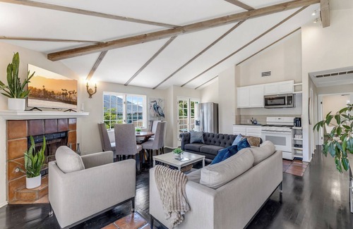 Santa Barbara Villa | Charming 4BR/3BA Getaway, Walk to Downtown Santa Barbara & Beach, Sleeps 8