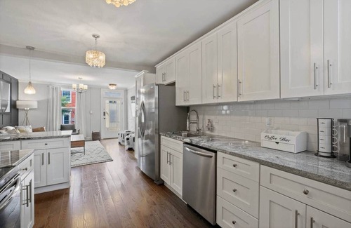 Downtown Casa | Charming 4-bedroom 1870 row house in Downtown Frederick Near Carroll Creek
