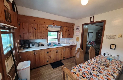Benson Casa | Charming 4kingsize bed house in Benson with AC,WIFI,CableTV,Firepit,Washer/Dryer
