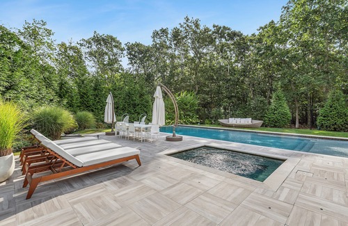 Water Mill Cabaña | Charming 5-bedroom cottage with WiFi and AC in Bridgehampton minutes from Sag