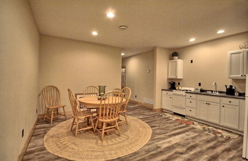 Hayward Cabina | Charming 5-bedroom cabin just outside Hayward near OO, Tiger Cat,and Spider Lake