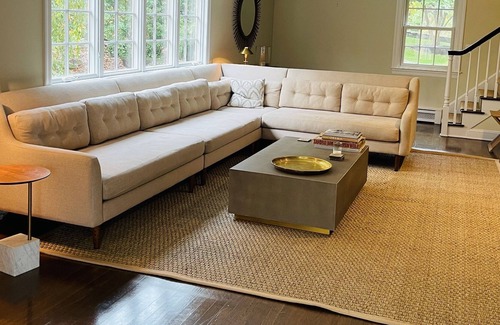 New Canaan Casa | Charming 5 Bedroom Home