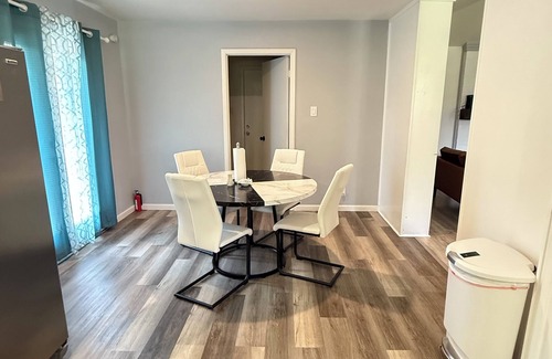 San Angelo Casa | Charming 5-bedroom house with AC and WiFi in San Angelo.