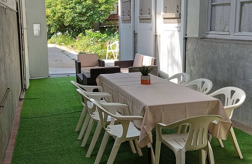 Artenay Cabaña | Casa en el Centro de Artenay: Ideal para Familias y Grupos, Cerca de Orléans y Châteaux