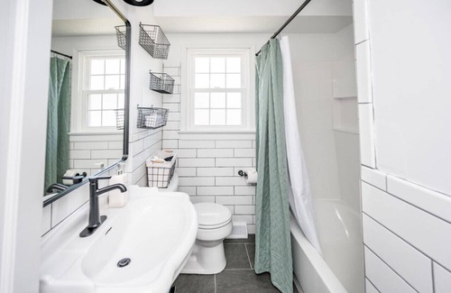 Lynchburg Casa | Charming 5 Bedroom | Near Liberty University