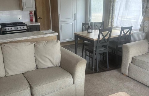 Prestonpans Cabina | Charming 5-beds Caravan in Beautiful Seton Sands