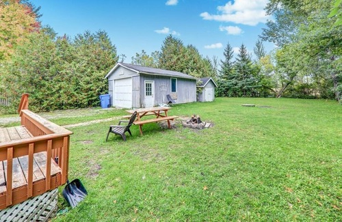Kirkfield Cabaña | charming 5 br cottage,hotub,lake acess