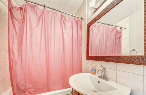 Kirkfield Cabaña | charming 5 br cottage,hotub,lake acess