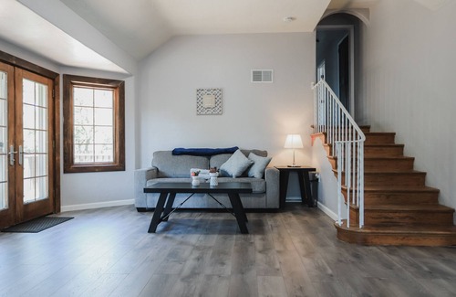 Carmichael Casa | Charming 5BR in Carmichael w/ Private Patio & Yard