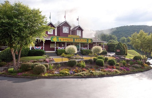 Boone Cabaña | Charming A-frame cottage✨Boone & Blowing Rock✨Bold Creek✨Huge Deck✨Hound Ears