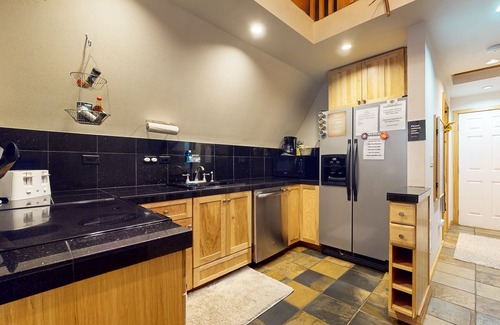 Easton Cabina | Encanto A-Frame con electrodomésticos modernos y un patio privado!