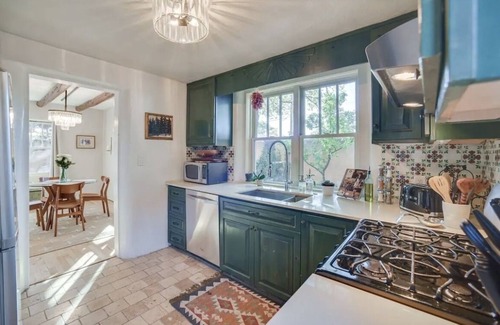 Santa Fe Casa | Charming adobe Territorial-style home