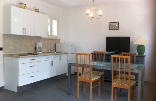 Saint-Paul-de-Vence Apartamento | Encantador apartamento de 2 habitaciones con aire acondicionado contiguo a una casa de piedra