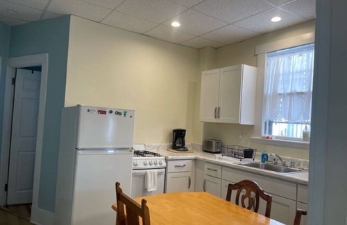 Munjoy Hill Apartamento | Charming, airy apt., steps from Eastern Promenade in lovely Portland with AC