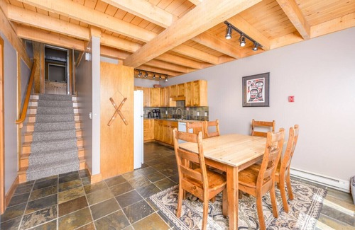 Snow Pine Estates Casa | Charming Alpine Retreat w/ Private Hot Tub