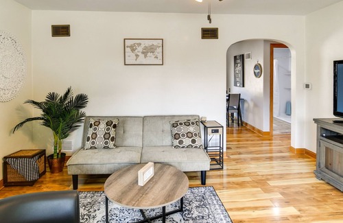 Ames Casa | Charming Ames Home: 1 Mi to Iowa State University!