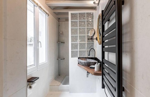 Quartier de la Monnaie Apartamento | Charming and Chic Home - Notre Dame