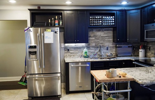 Pontchartrain Park Casa | Charming and comfortable 2-bedroom house that sleeps 6 with a gym.