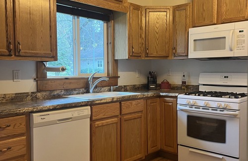 Waynesville Casa | Charming and cozy 1920's bungalow with mountain views. Pet-friendly