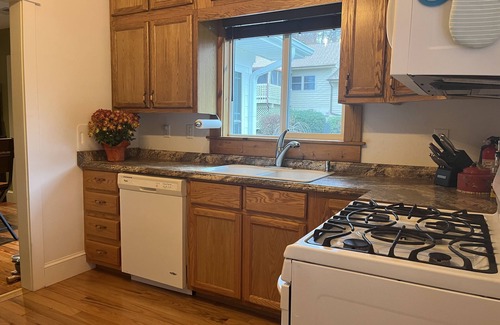 Waynesville Casa | Charming and cozy 1920's bungalow with mountain views. Pet-friendly