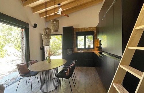 Caudete Casa | Charming and cozy country house in Caudete with amazing swimming pool.