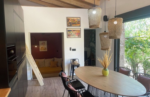 Caudete Casa | Charming and cozy country house in Caudete with amazing swimming pool.