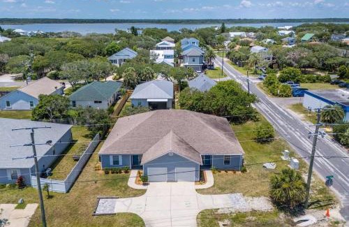 Butler Beach Casa | Charming and delightful getaway! Walk to Beach