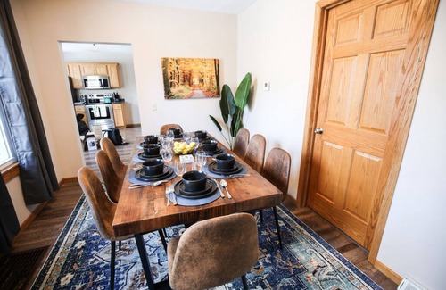 West Seventh Casa | Charming and Historic 5BR Near DT, Irvine Park and Cathedral Hill