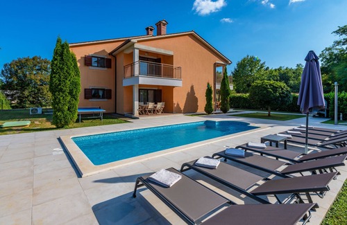 Santalezi Villa | Encantador e ideal para 10 vacacionistas