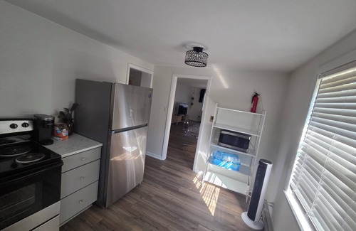 Brownsburg Casa | Charming and peaceful 2-bedroom house l with AC , full kitchen, & strong Wi-Fi.