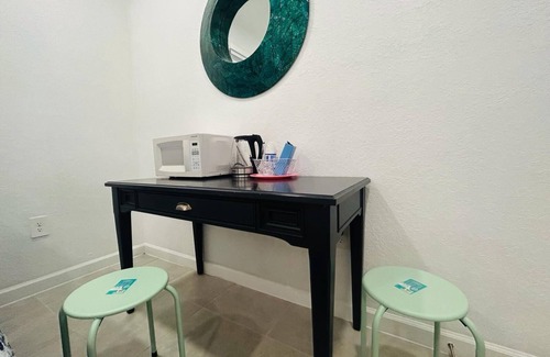Ludlam Apartamento | Charming and private studio.