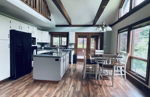 East Leroy Casa | Charming and Quiet House in Battle Creek on Private 7 acres!