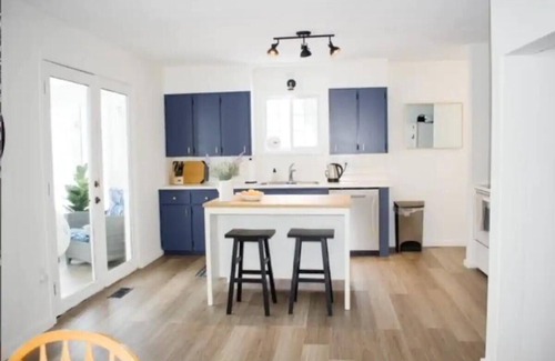 Irondale Cabaña | Charming and spacious, 4 bed, 2 bath, lakefront cottage