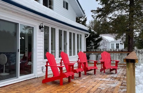 Irondale Cabaña | Charming and spacious, 4 bed, 2 bath, lakefront cottage