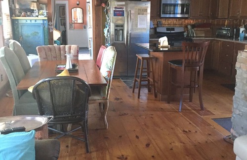 Pawcatuck Casa | Charming and Unique Beach and Town Sleeps 7