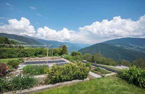 Maranza Apartamento | Charming Apartment “Haselstaude - Abendrot” with Mountain View, Wi-Fi, Terrace & Garden; Parking Available