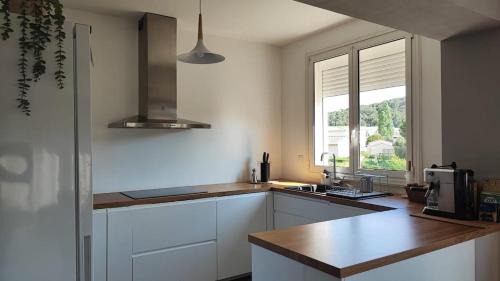 Ensues-la-Redonne Apartamento | Charming apartment Côte Bleue