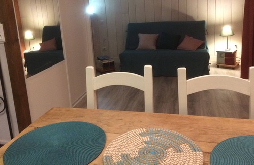 Saint-Hippolyte Apartamento | Charming apartment, in a beautiful stone house, less than 10km from the beaches.